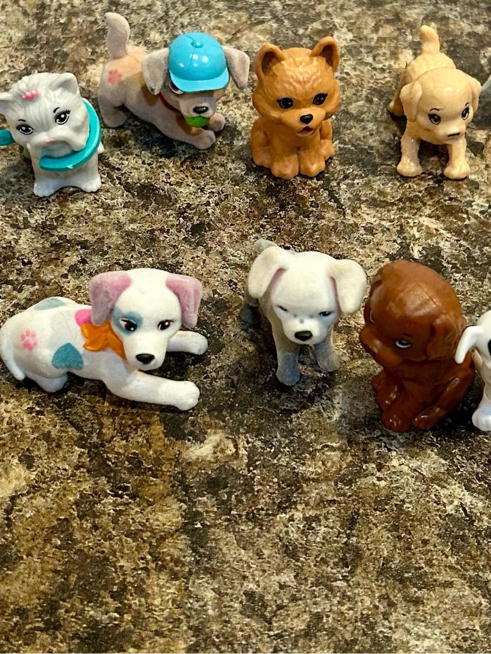 Mini Puppy Figurine Playset - Assorted Colors